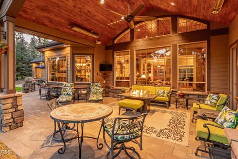 Tiny photo for 17147 Caddis Court, Sisters, OR 97759 (MLS # 220227407)