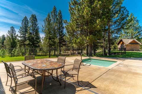 Tiny photo for 17147 Caddis Court, Sisters, OR 97759 (MLS # 220227407)