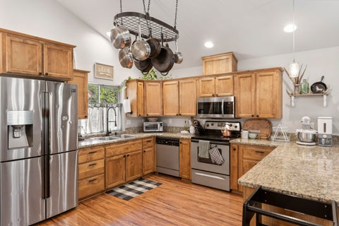 Tiny photo for 149112 Auderine Circle, La Pine, OR 97739 (MLS # 220221987)
