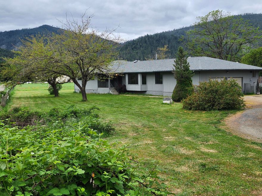 Beautiful Home on over six acres of level useable pasture and land. Home is 3 bedrooms and 3 full baths with 2287 sqft. Recently updated with new roof, paint inside and out, refinished wood floor, bath pedestal sinks, shower enclosure and moe... Attached two car garage with work bench area, approx 20'x30' conditioned outbuilding and large barn with loft both with 220v available. Large kitchen and island. Nice family room with wood floor and certified wood stove. Large bedrooms with Master bedroom having outside patio to backyard, large closets, and bathroom with jetted tub. Property has gated private entry with circular drive. 
Easy to show call Listing agent for appointment. This is a must see, Priced for a quick sale. Don't delay call Today!