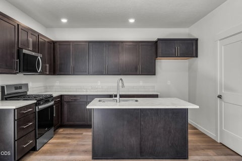 Tiny photo for 16682 Neil Court #7, La Pine, OR 97739 (MLS # 220228110)