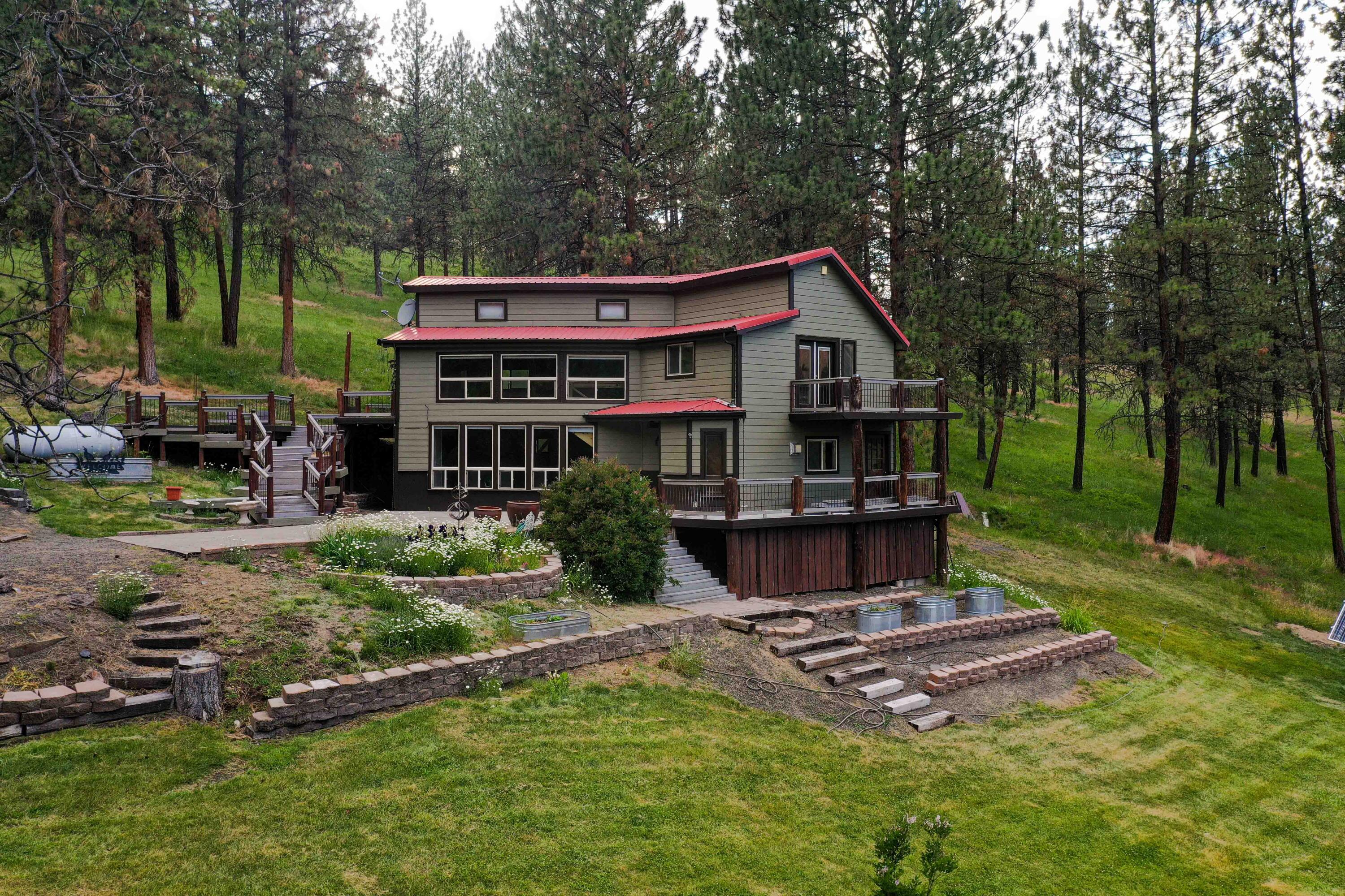 61702 Middle Fork Lane