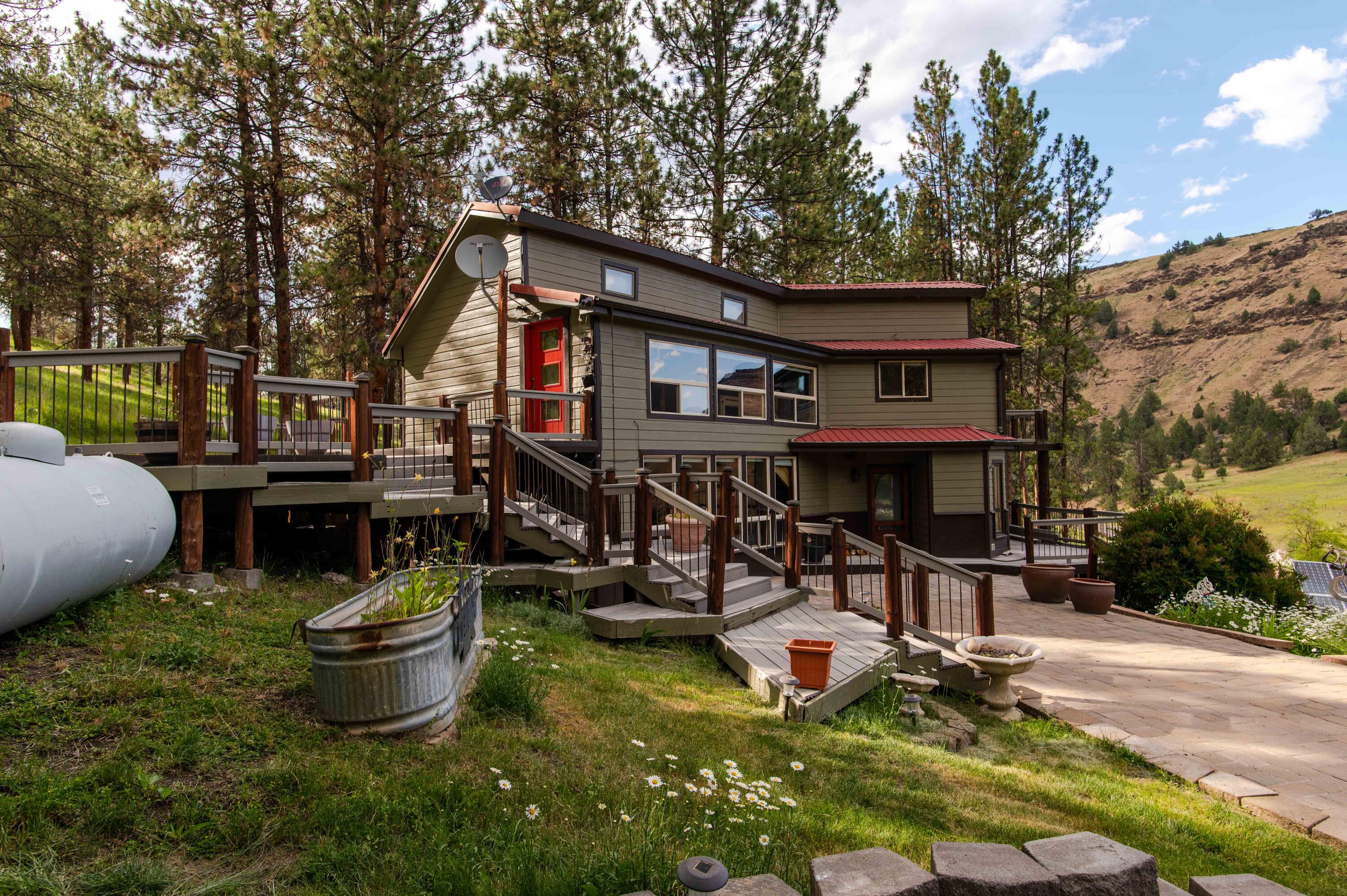 61702 Middle Fork Lane