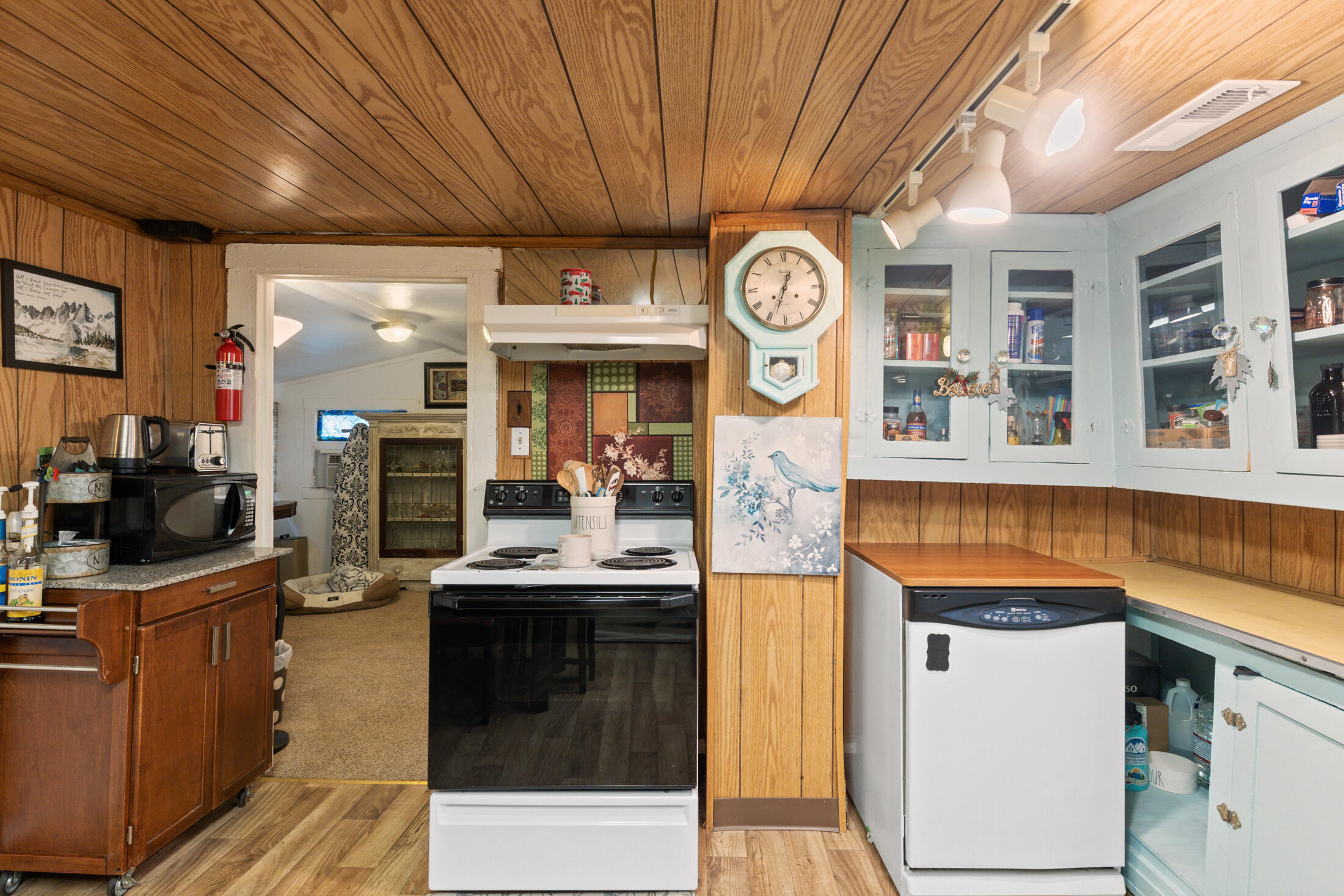 Glendale, Tow NOf Julia - Residential