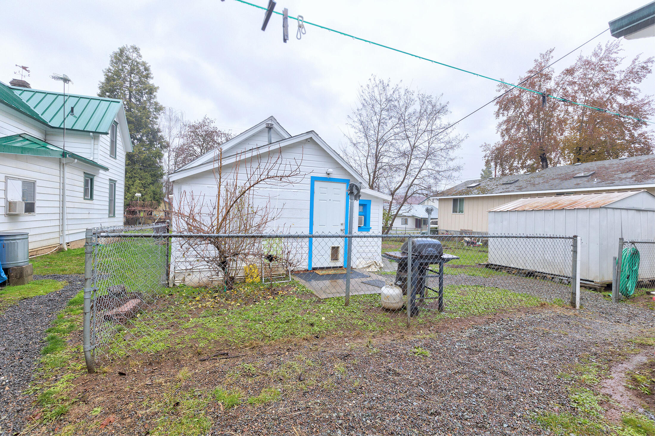 Glendale, Tow NOf Julia - Residential