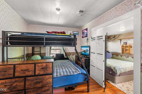 Tiny photo for 19 Vancouver Avenue, Medford, OR 97504 (MLS # 220226004)