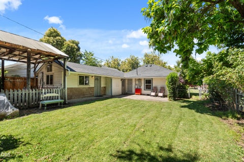 Tiny photo for 19 Vancouver Avenue, Medford, OR 97504 (MLS # 220226004)