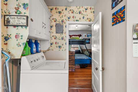 Tiny photo for 19 Vancouver Avenue, Medford, OR 97504 (MLS # 220226004)