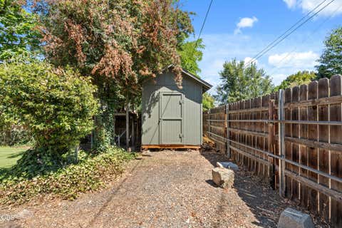 Tiny photo for 19 Vancouver Avenue, Medford, OR 97504 (MLS # 220226004)