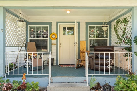 Tiny photo for 19 Vancouver Avenue, Medford, OR 97504 (MLS # 220226004)