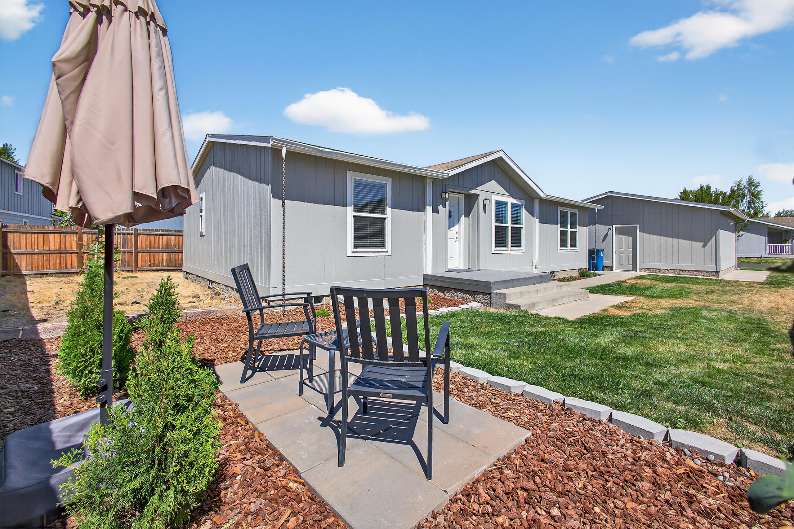 841 NE Shoshone Drive