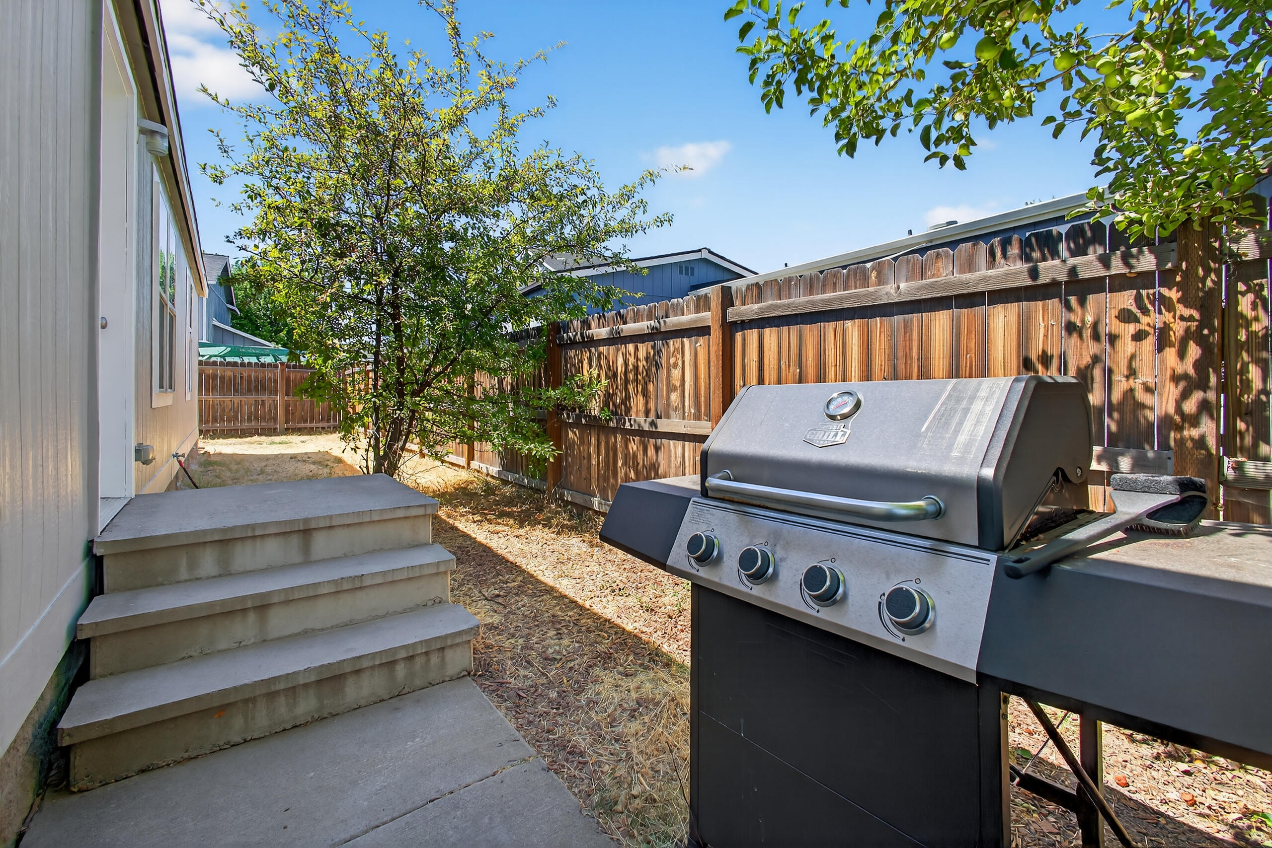 Ni Lah Sha Village - Residential