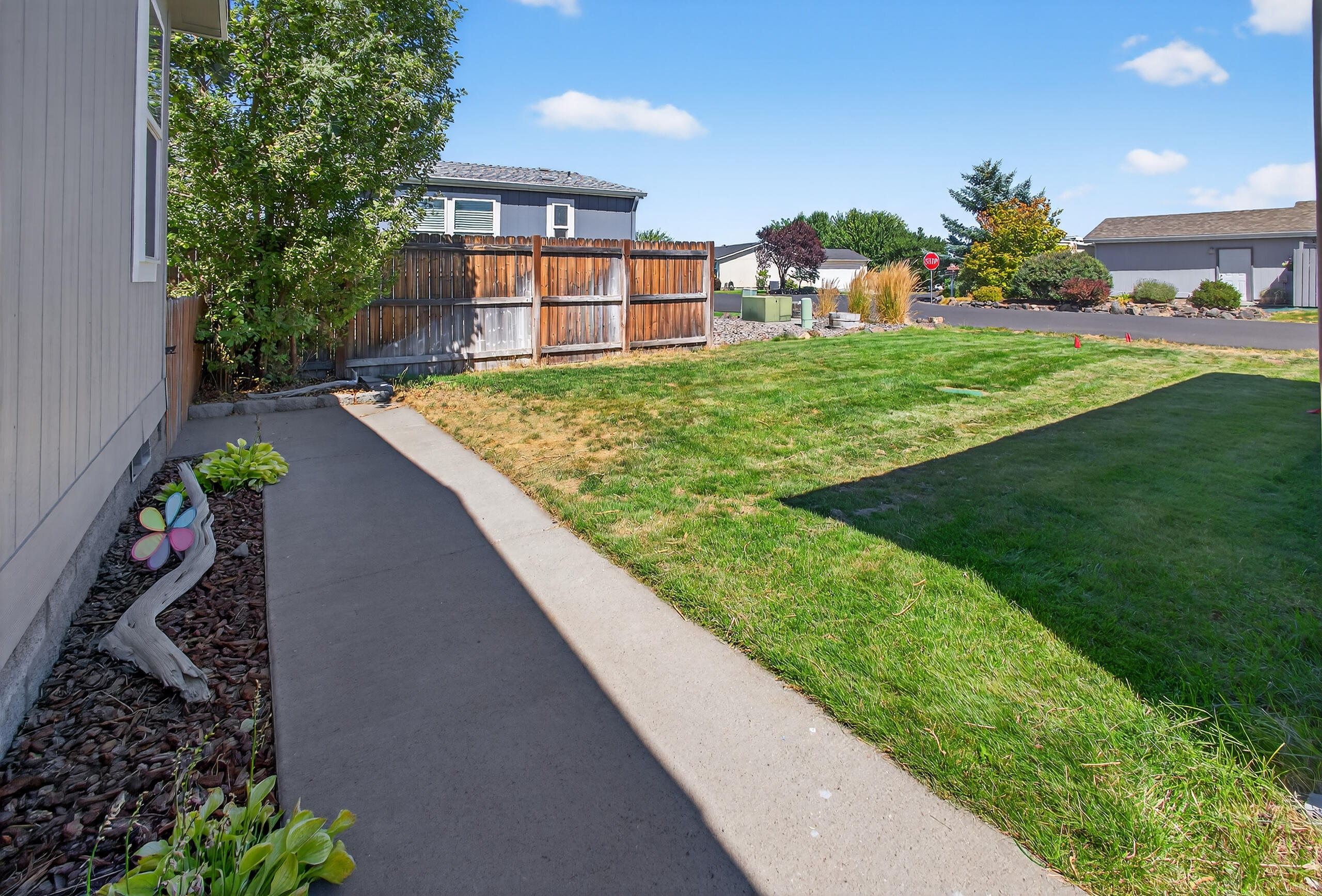 Ni Lah Sha Village - Residential