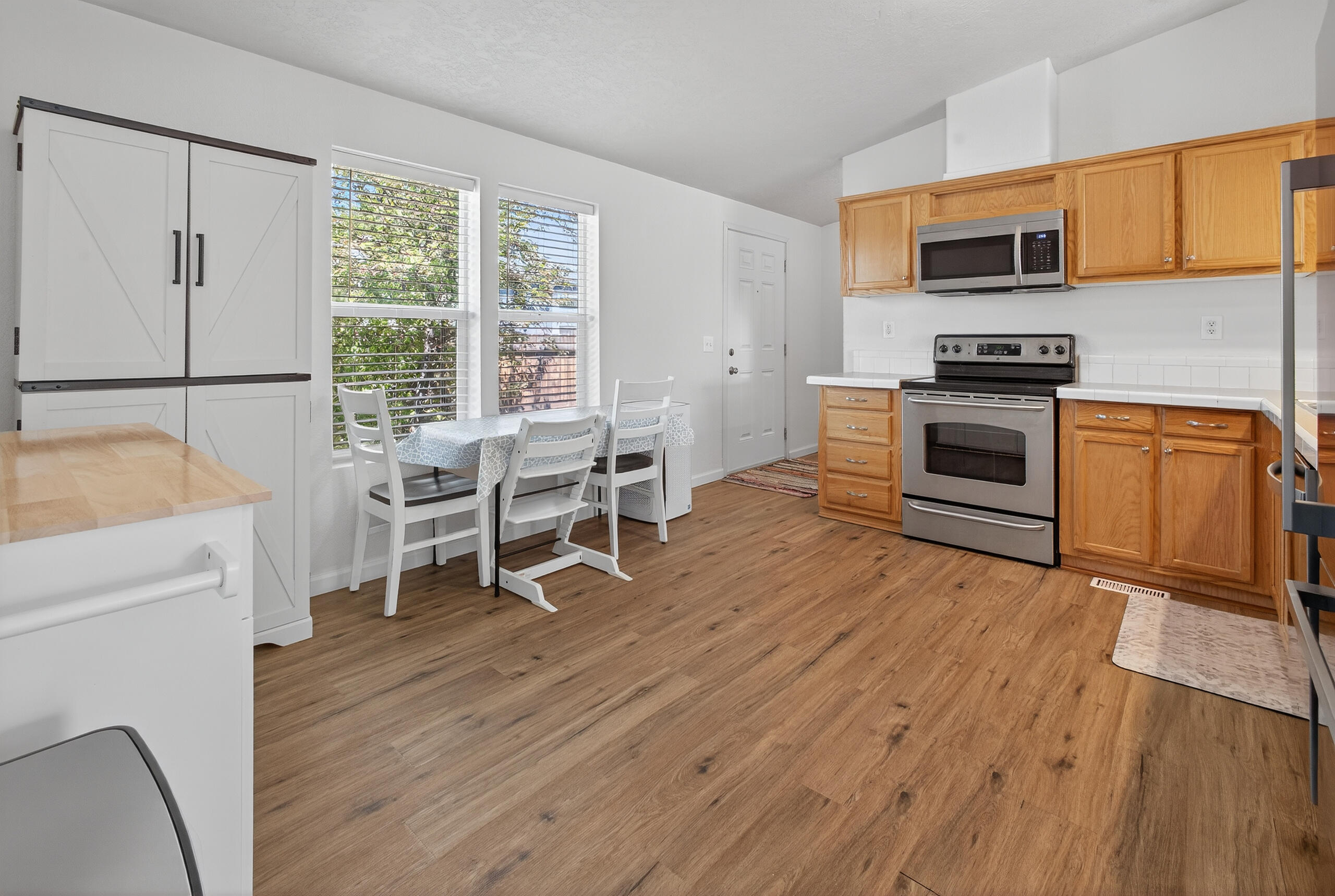 Ni Lah Sha Village - Residential