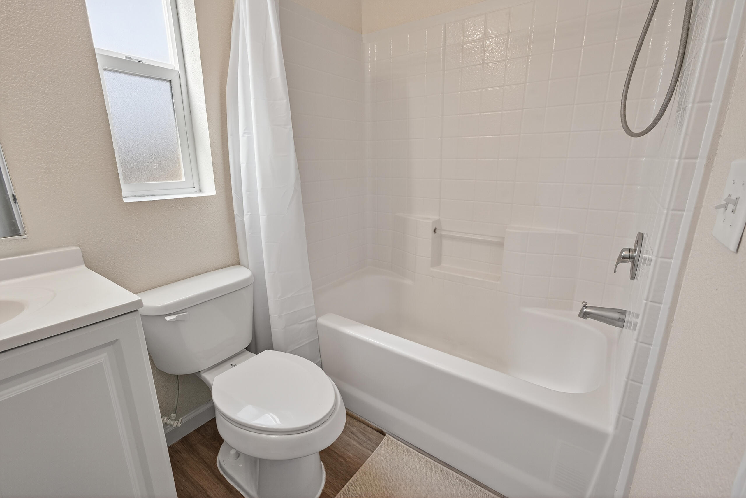 Ni Lah Sha Village - Residential