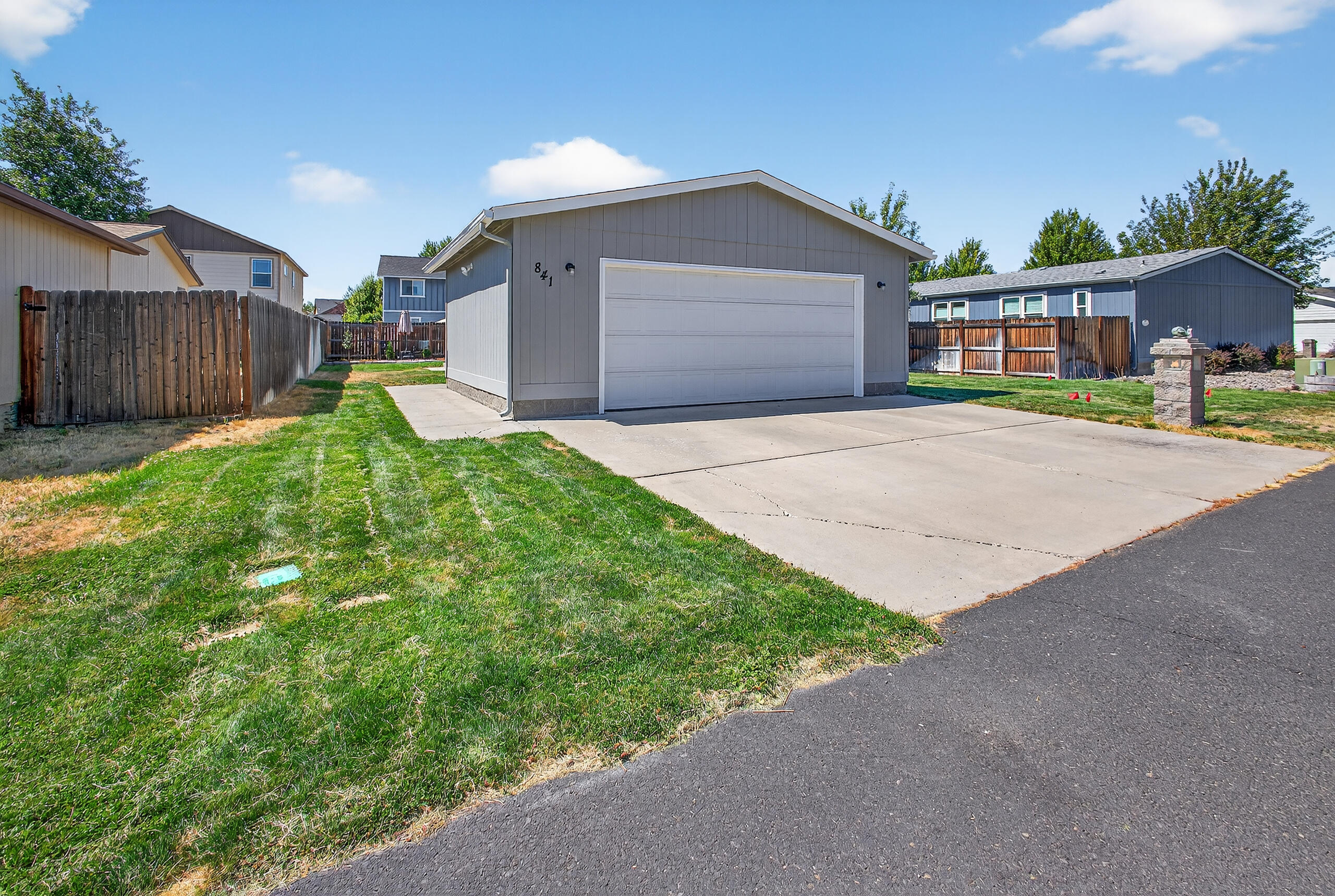 Ni Lah Sha Village - Residential