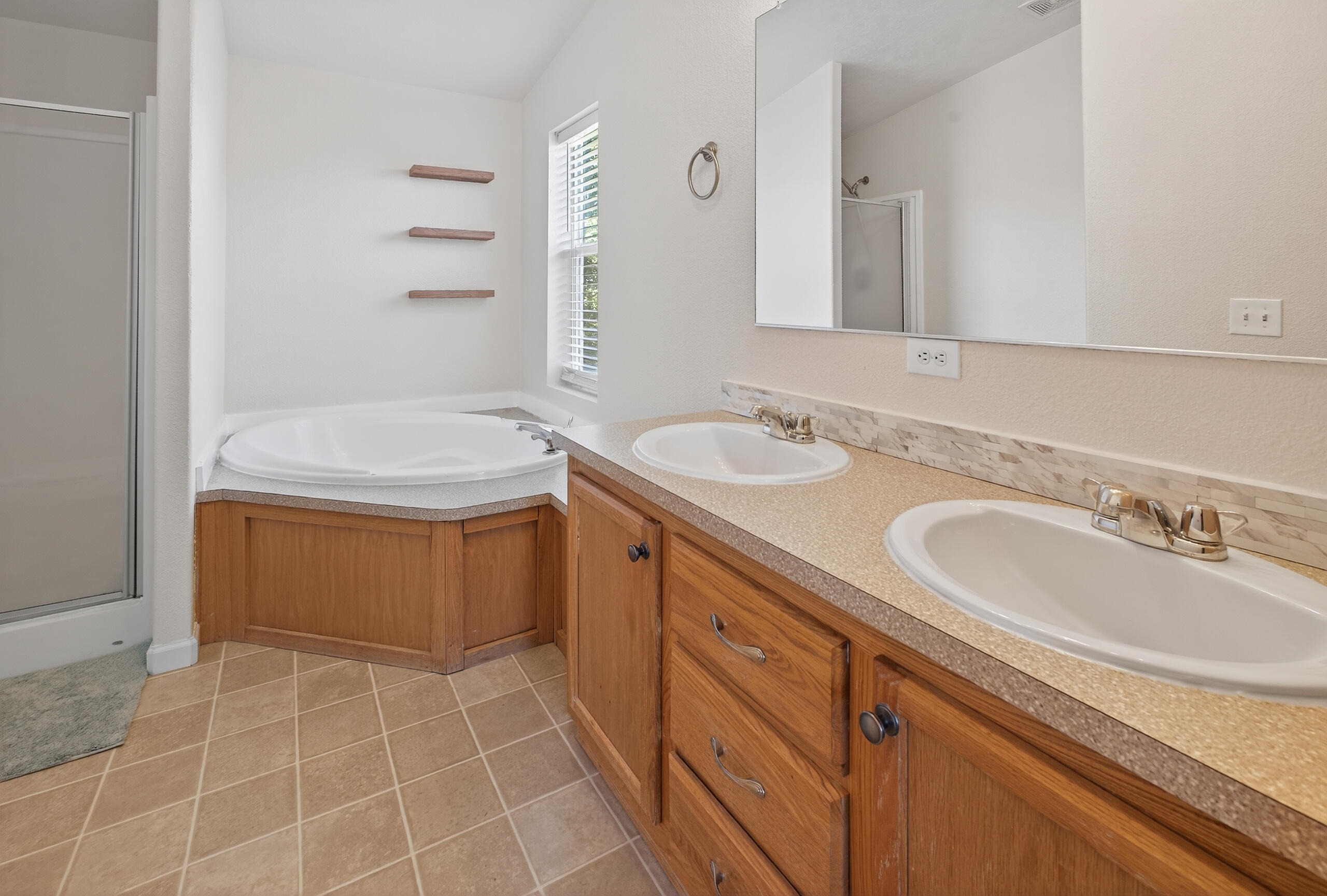 Ni Lah Sha Village - Residential