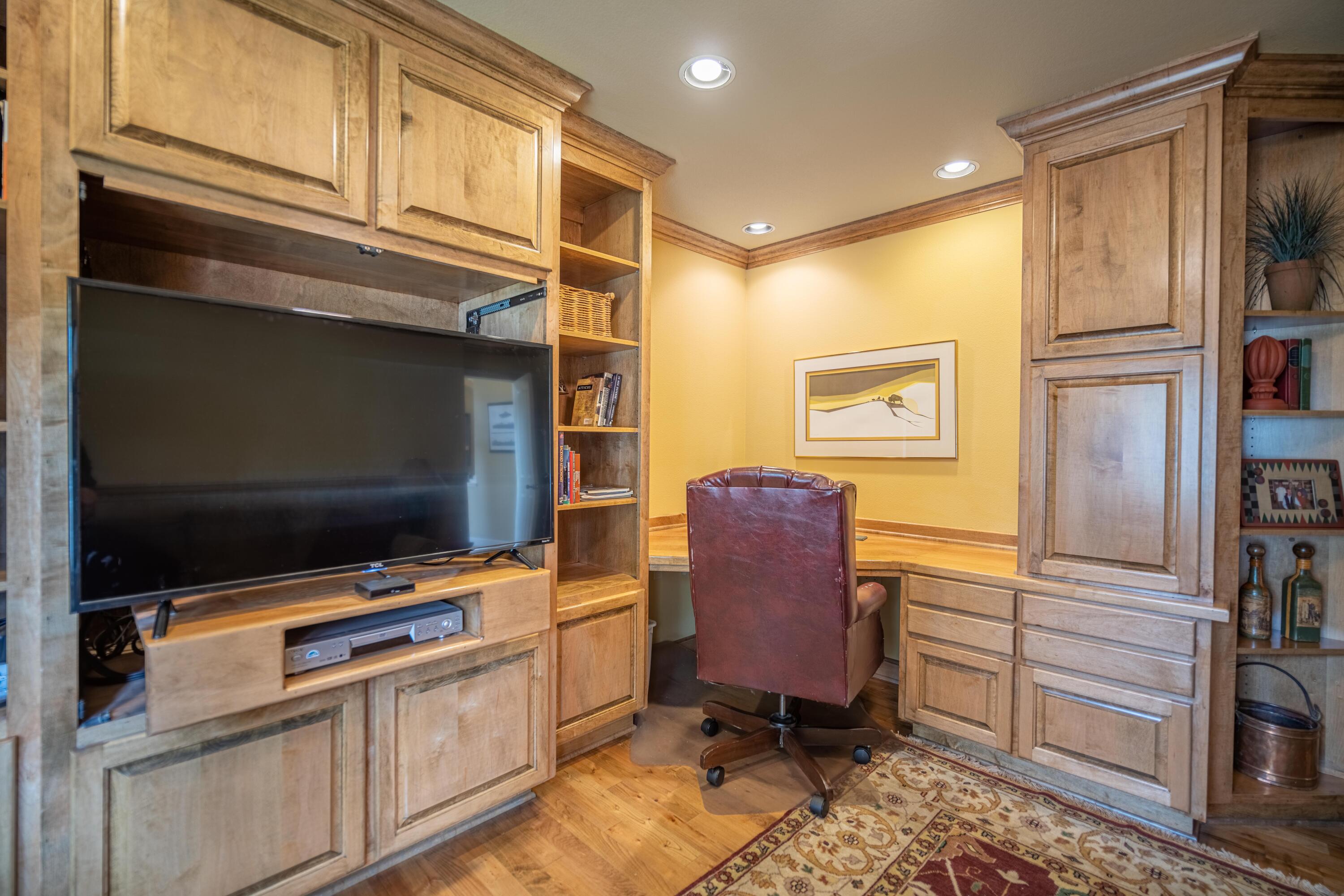 Fairway Point Villag - Residential