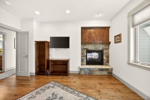 Tiny photo for 814 Steeple View Drive, Jacksonville, OR 97530 (MLS # 220217264)