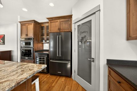 Tiny photo for 814 Steeple View Drive, Jacksonville, OR 97530 (MLS # 220217264)