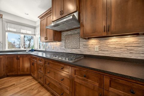 Tiny photo for 814 Steeple View Drive, Jacksonville, OR 97530 (MLS # 220217264)