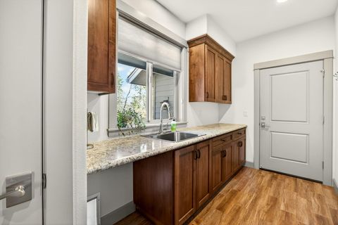 Tiny photo for 814 Steeple View Drive, Jacksonville, OR 97530 (MLS # 220217264)