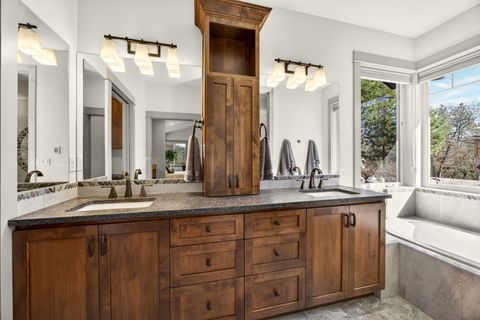 Tiny photo for 814 Steeple View Drive, Jacksonville, OR 97530 (MLS # 220217264)