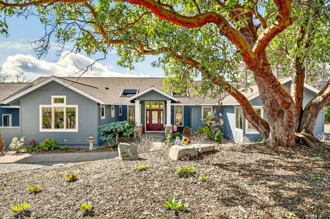 Tiny photo for 814 Steeple View Drive, Jacksonville, OR 97530 (MLS # 220217264)