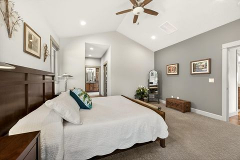 Tiny photo for 814 Steeple View Drive, Jacksonville, OR 97530 (MLS # 220217264)