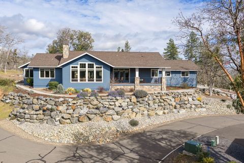 Photo of 814 Steeple View Drive, Jacksonville, OR 97530 (MLS # 220217264)