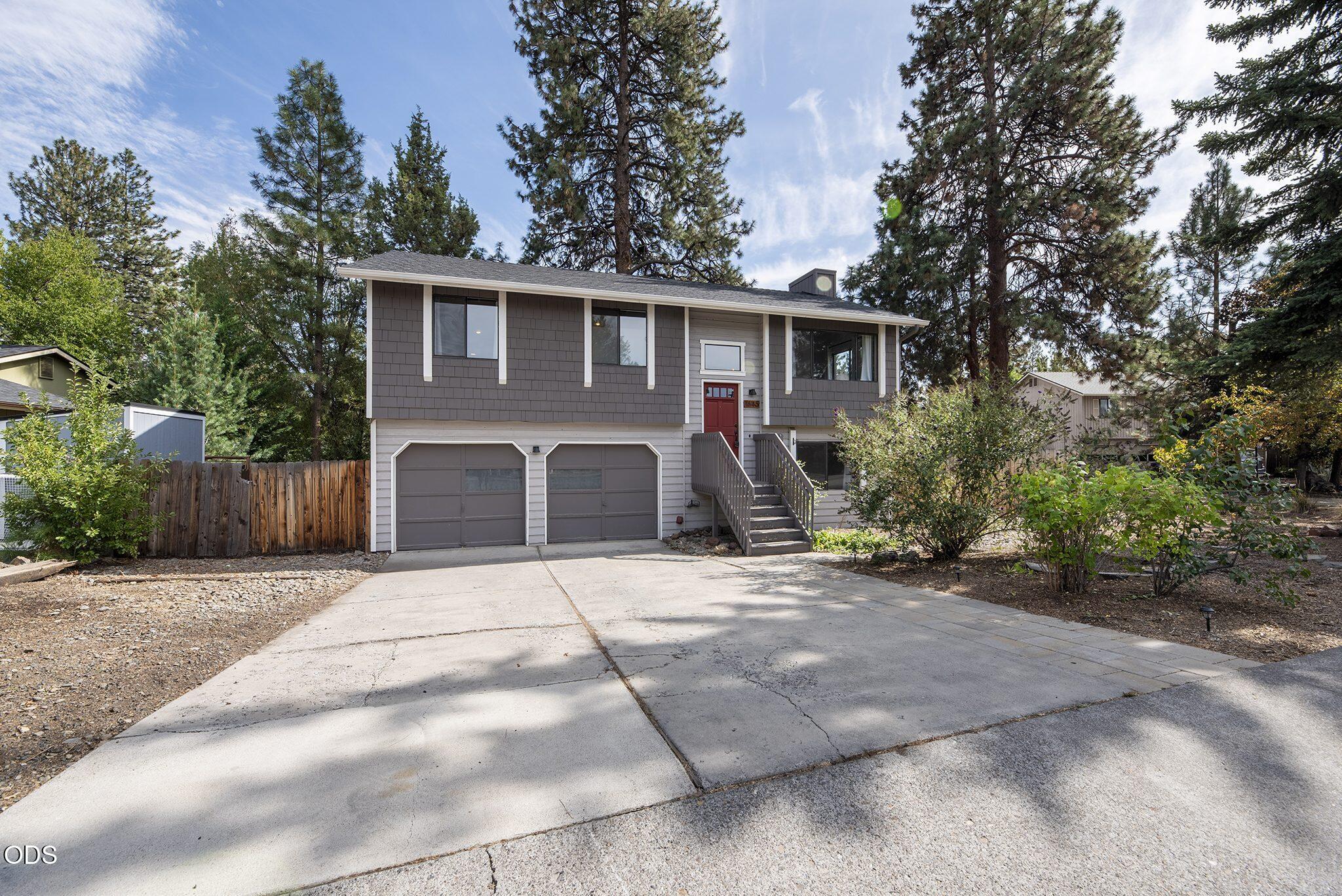 1645 NE Cackler Lane