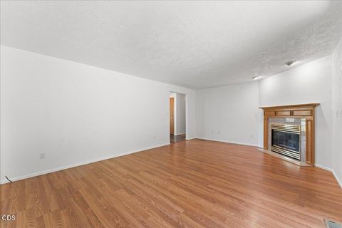 Tiny photo for 3533 Alderwood Drive, Medford, OR 97504 (MLS # 220223406)