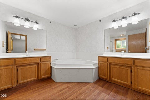 Tiny photo for 3533 Alderwood Drive, Medford, OR 97504 (MLS # 220223406)
