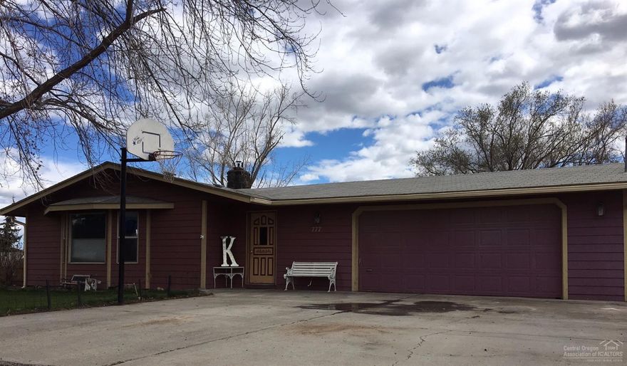 Nice, quite, private dead end street is the great location for this home. Over sized lot that isn't available in newer homes, fenced with an open terrain views. Open floor plan with living, dining and kitchen around a natural rock fireplace. Bamboo floors, bay window, a house ready to be your new home, don't wait, call today!