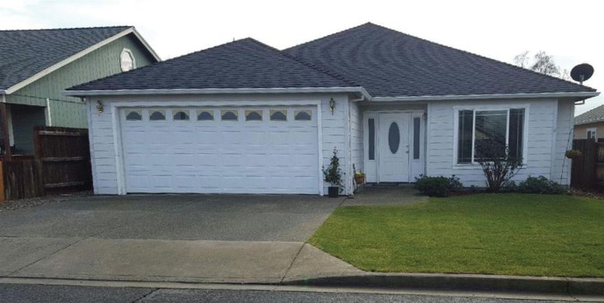 Don't miss out on this very nice home located in a great area of East Medford. This newer home, which is situated in a quiet cul-de-sac, has a welcoming, spacious floor plan and a nicely appointed kitchen opening to the breakfast room & great room. There are beautiful cabinets in the kitchen along with a nice sized island perfect for preparing food or entertaining. Tray ceilings add a nice touch in the great room and the master suite. Master is large with a walk-in closet, master bath and door leading out to backyard. For those who are searching for little yardwork, this home has very low yard maintenance. Home is centrally located, close to schools, shopping and restaurants. IT is the perfect home for a single person, a couple or a family with children. Enjoy the wide open space across the street. No homes being built there. One Owner.