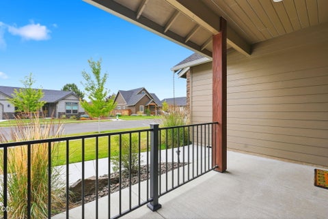 Tiny photo for 406 SE Sumner Drive, Prineville, OR 97754 (MLS # 220224828)