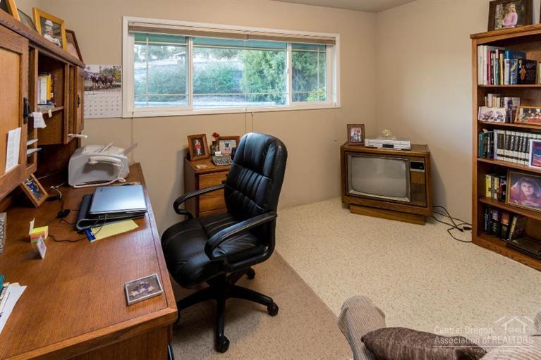 Knob Hill - Residential