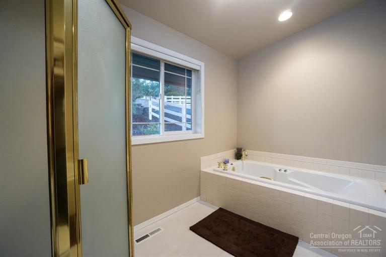 Knob Hill - Residential