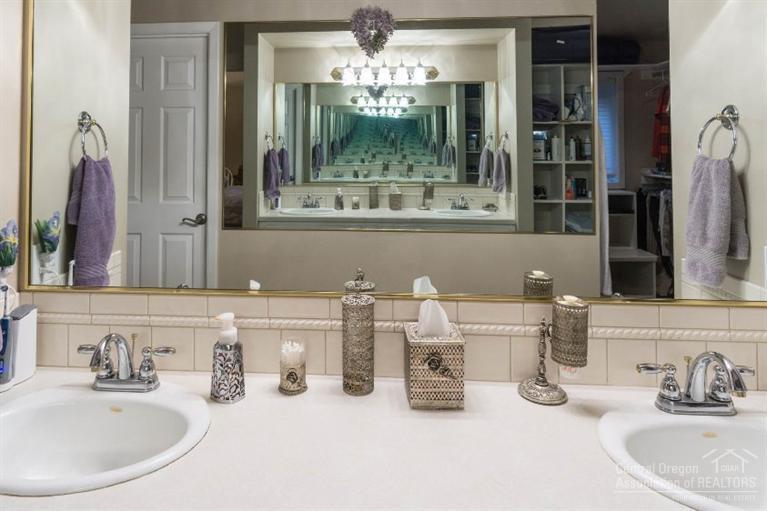 Knob Hill - Residential