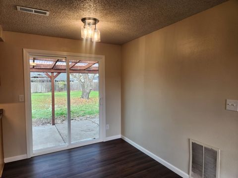 Tiny photo for 279 De Barr Avenue, Medford, OR 97501 (MLS # 220212597)
