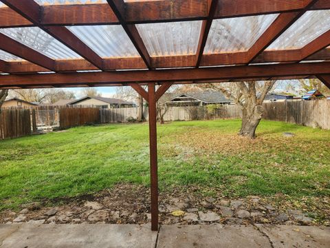 Tiny photo for 279 De Barr Avenue, Medford, OR 97501 (MLS # 220212597)