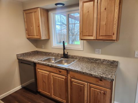 Tiny photo for 279 De Barr Avenue, Medford, OR 97501 (MLS # 220212597)