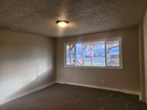 Tiny photo for 279 De Barr Avenue, Medford, OR 97501 (MLS # 220212597)