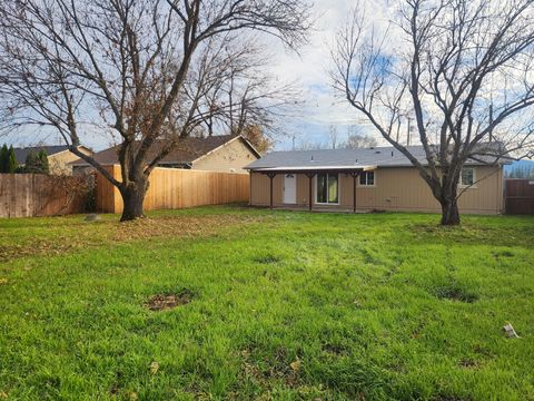 Tiny photo for 279 De Barr Avenue, Medford, OR 97501 (MLS # 220212597)
