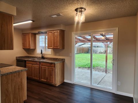 Tiny photo for 279 De Barr Avenue, Medford, OR 97501 (MLS # 220212597)