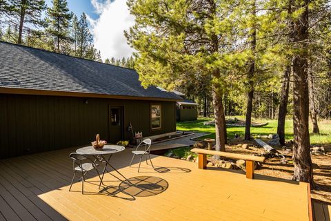 Tiny photo for 17048 Norwalk Road, Bend, OR 97707 (MLS # 220219581)