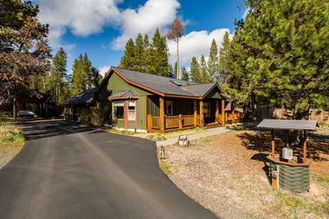 Tiny photo for 17048 Norwalk Road, Bend, OR 97707 (MLS # 220219581)