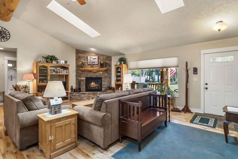 Tiny photo for 17048 Norwalk Road, Bend, OR 97707 (MLS # 220219581)