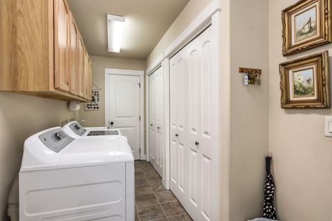 Tiny photo for 17048 Norwalk Road, Bend, OR 97707 (MLS # 220219581)