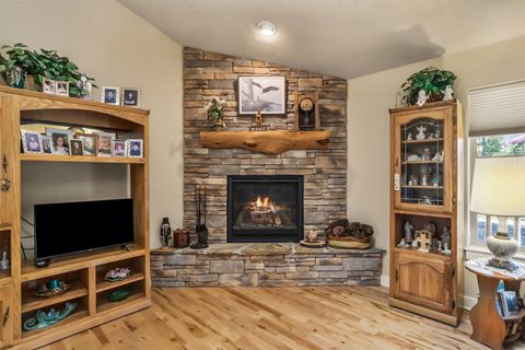 Tiny photo for 17048 Norwalk Road, Bend, OR 97707 (MLS # 220219581)